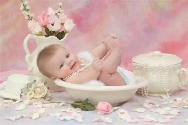 фотосессия малыша в ванночке