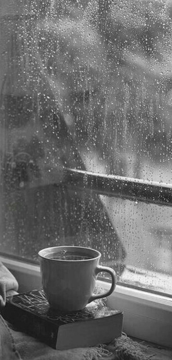 окно с дождем