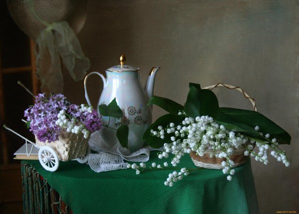натюрморт с ландышами