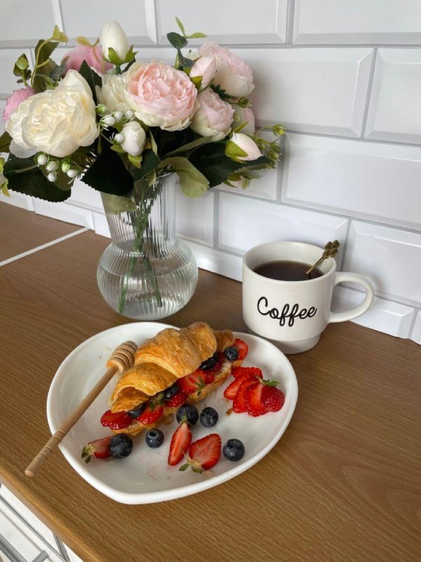 круассан с ягодами