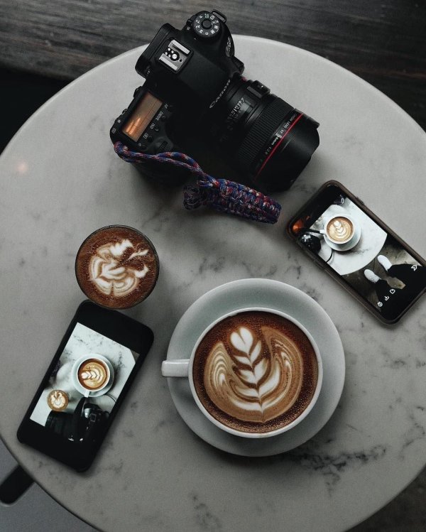 зеркальный фотоаппарат canon