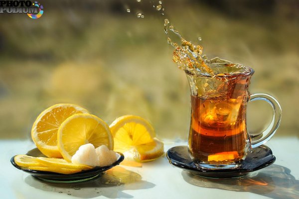 чашка чая с лимоном