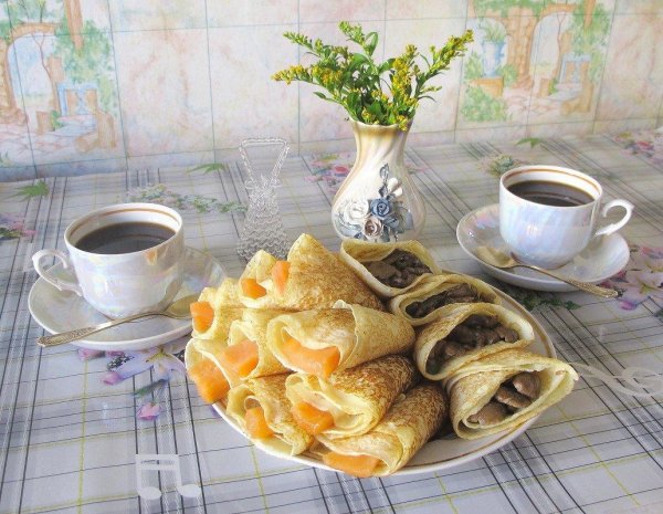 чай с блинчиками