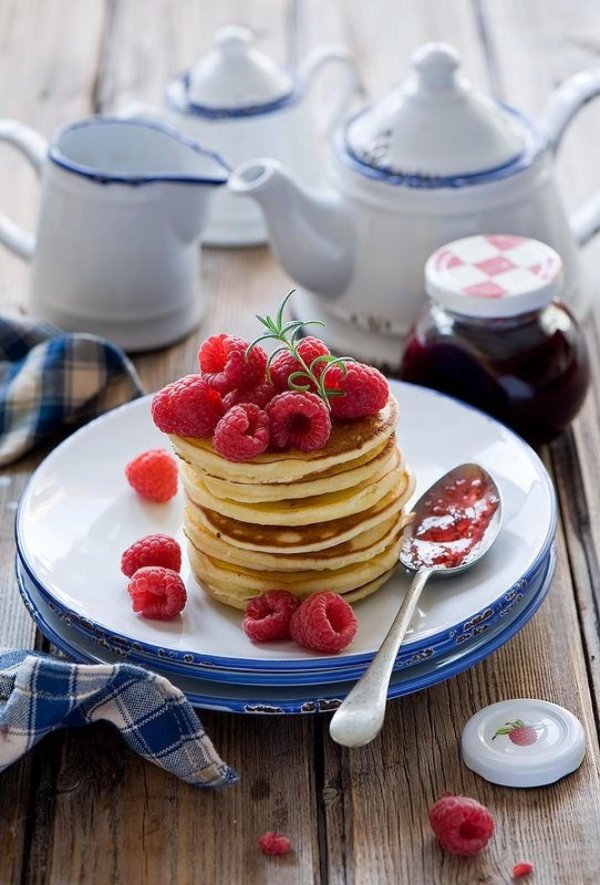 панкейки с малиной