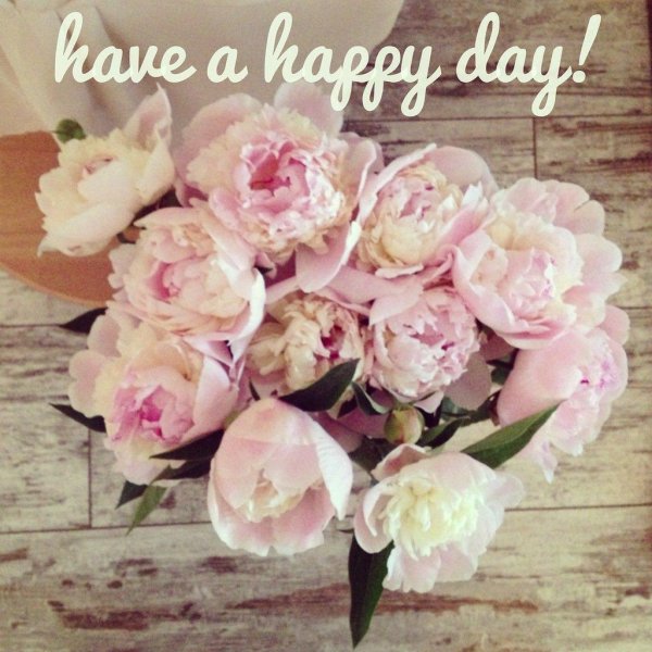 открытка с пионами