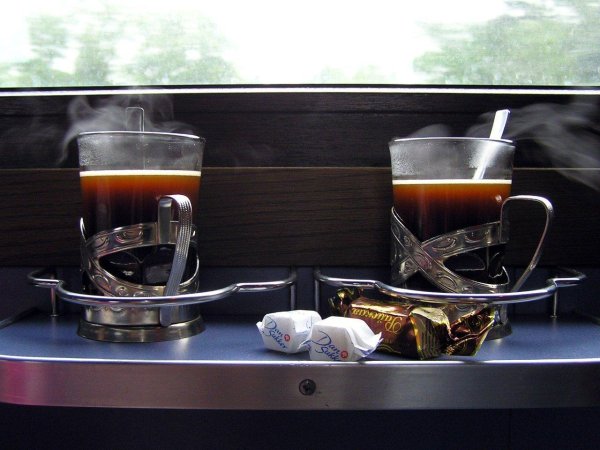 стаканы в поезде