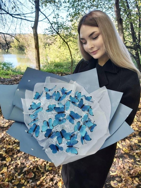 светящиеся букеты из бабочек