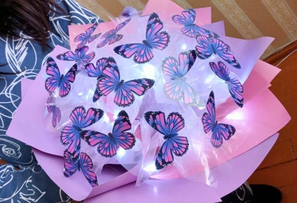 светящиеся букеты с бабочками