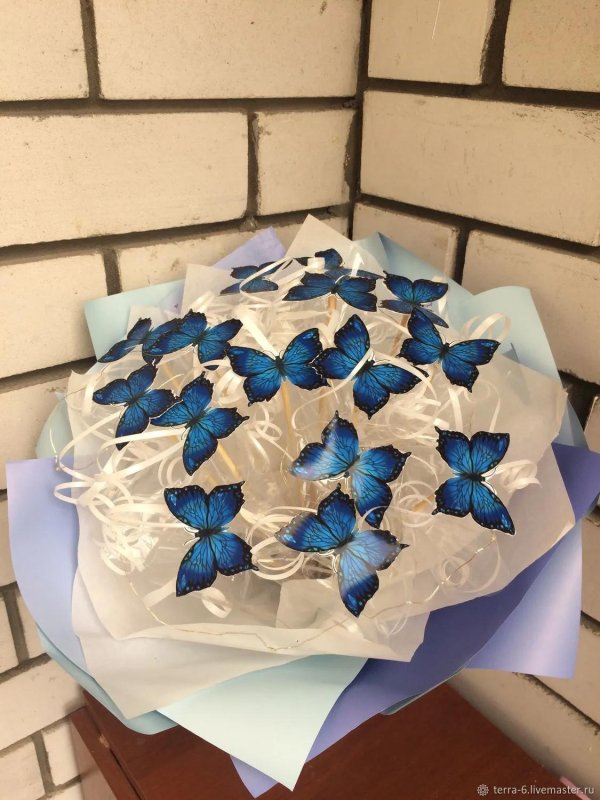 светящиеся букеты из бабочек