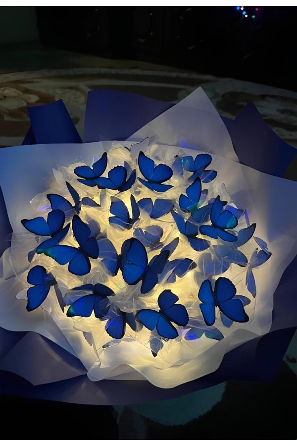 светящиеся букеты из бабочек