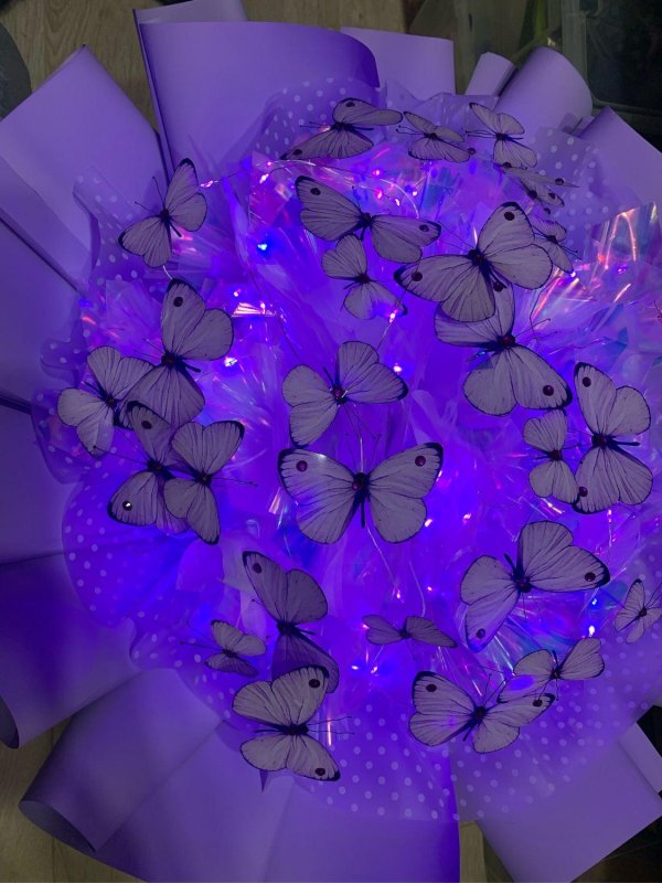 светящиеся букеты с бабочками