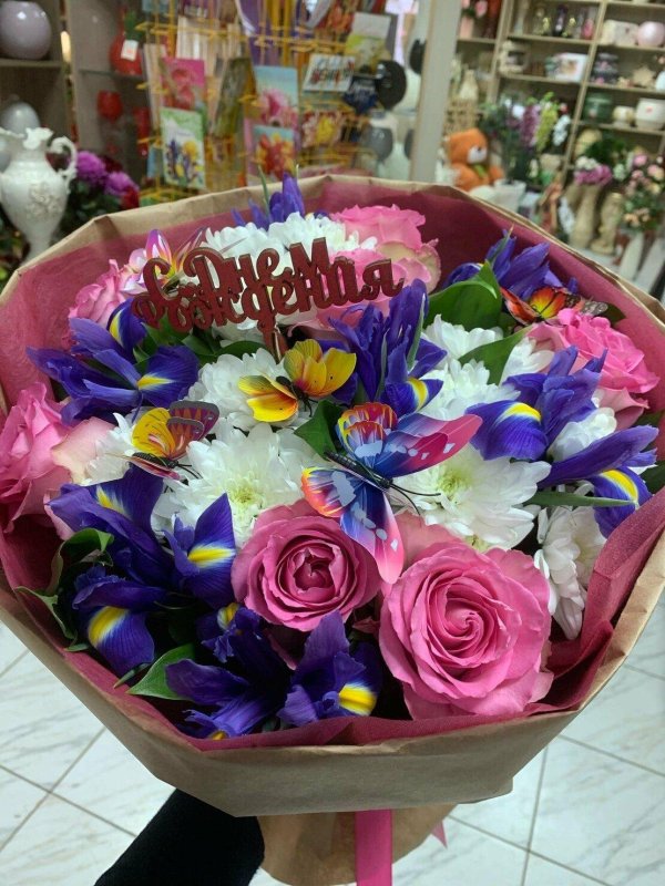 С цветами букеты с бабочками