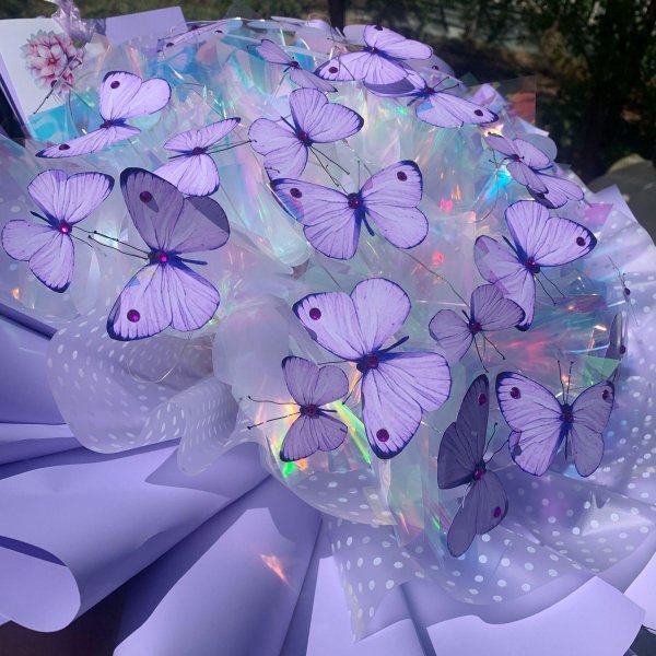 светящиеся букеты с бабочками