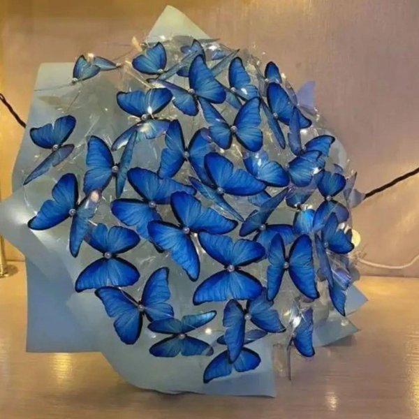 светящиеся букеты из бабочек