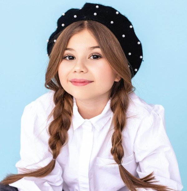 портрет миланы хаметовой