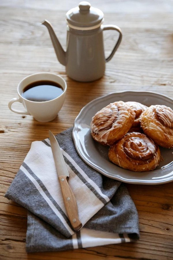 булочка с чаем