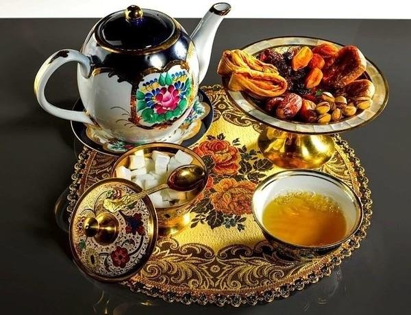 восточный стол