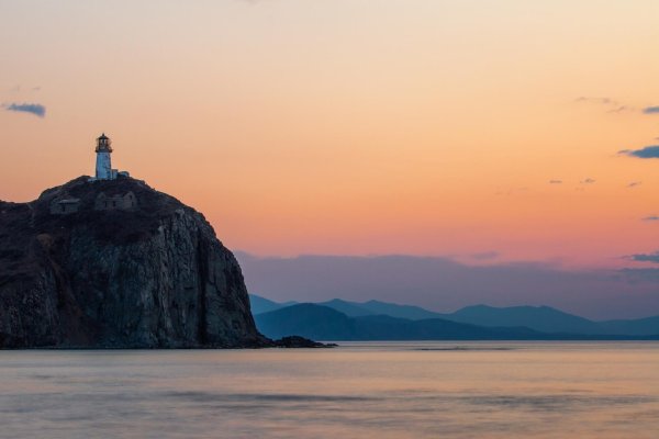 маяк рудный мыс бринера