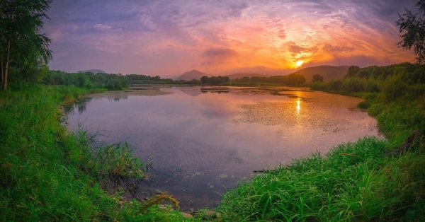 рассвет над озером