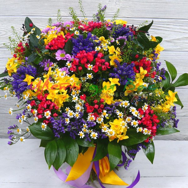 разноцветные букеты