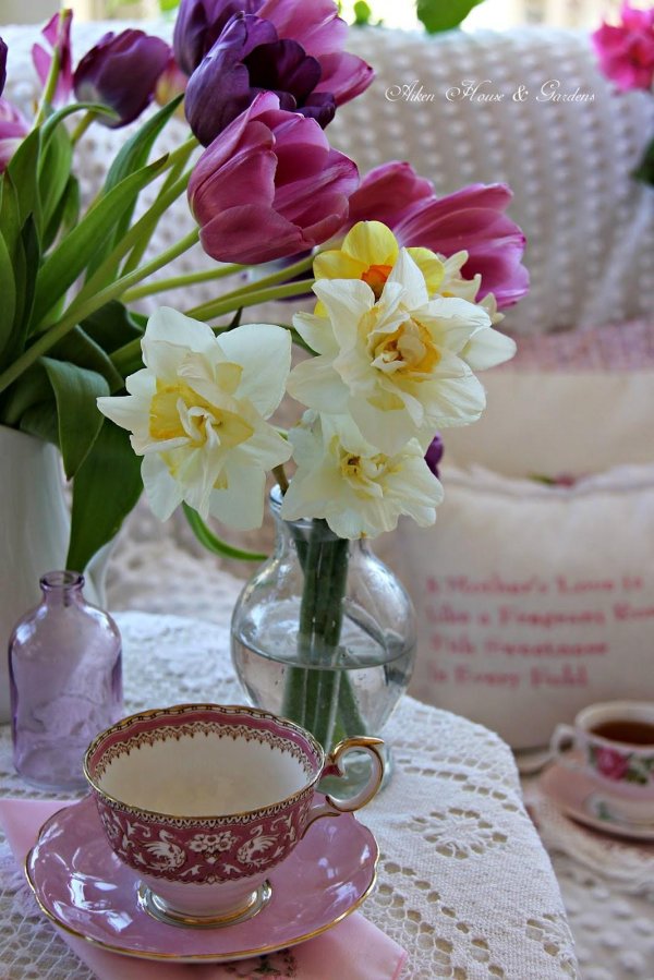 тюльпаны натюрморт