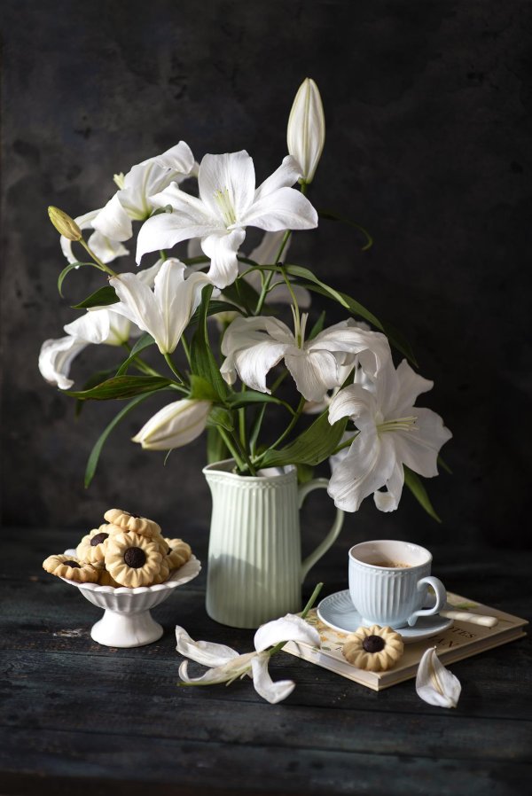 ирина приходько фотонатюрморты с лилиями