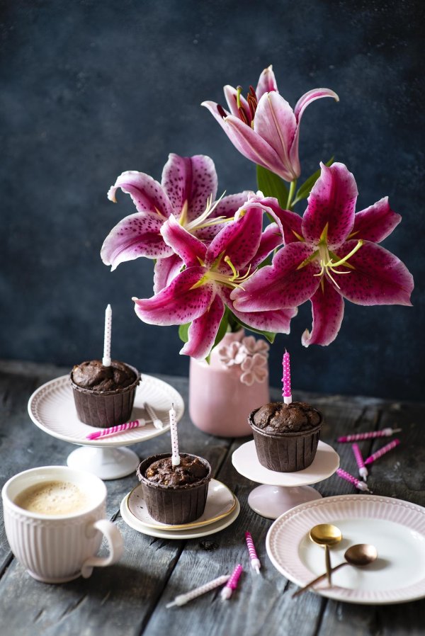 лилии большие