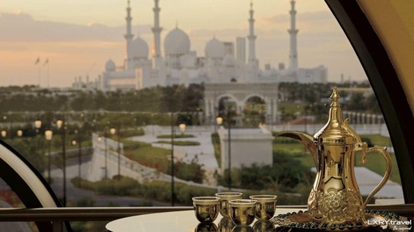 риц абудаби