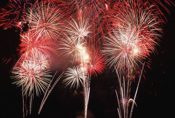 праздничный фейерверк