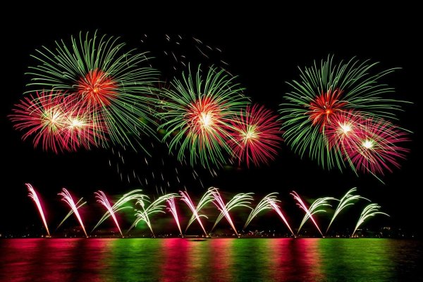 Салют с днем рождения