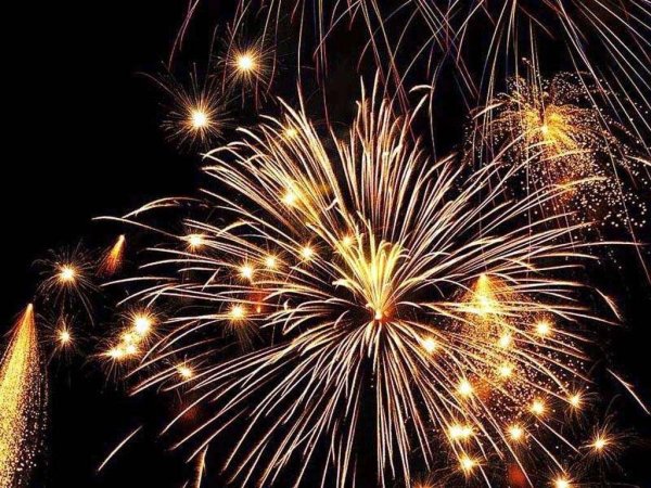 салюты фейерверки