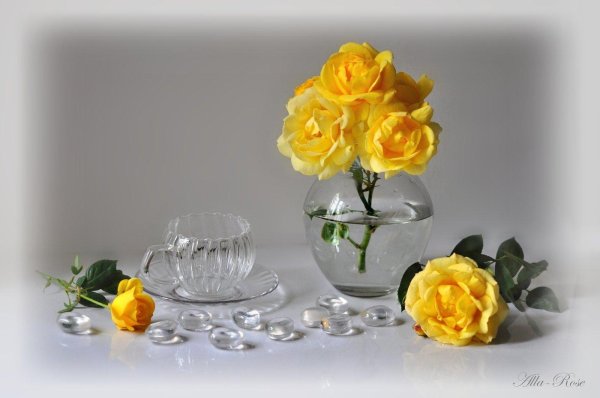 композиции с желтыми розами