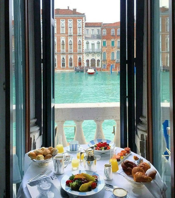 завтрак у моря