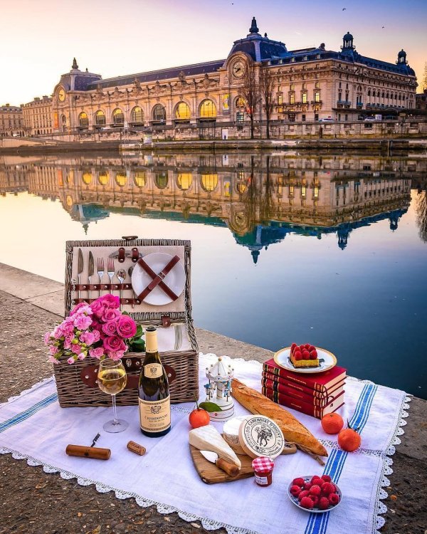 утро парижа