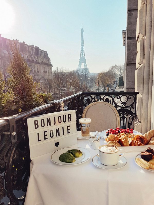 круассан в париже