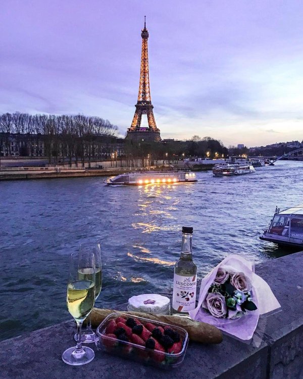 париж вечером