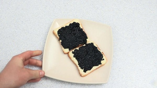 с чёрной икрой