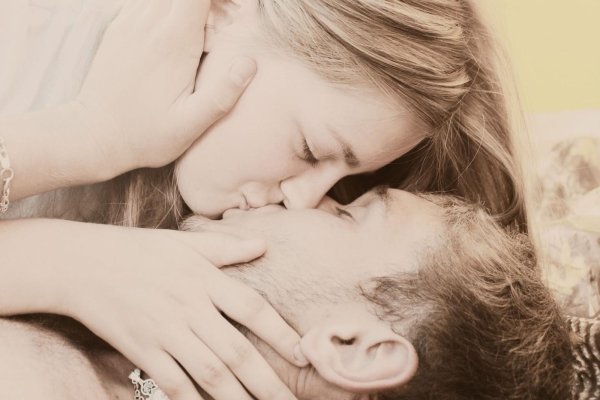 нежные поцелуи