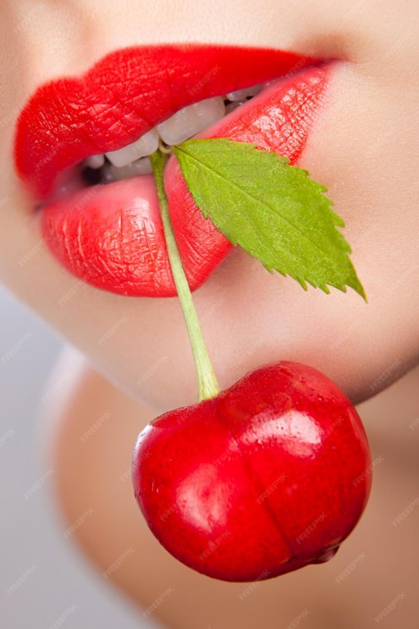 женские губы