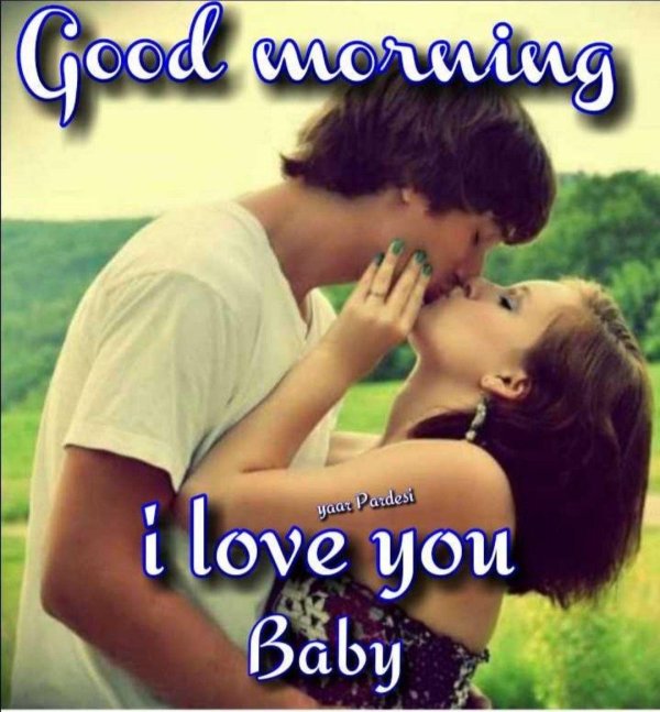 целуются парень и девушка