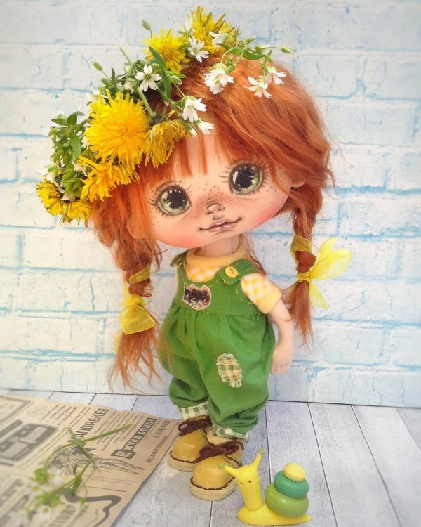 рыжая кукла