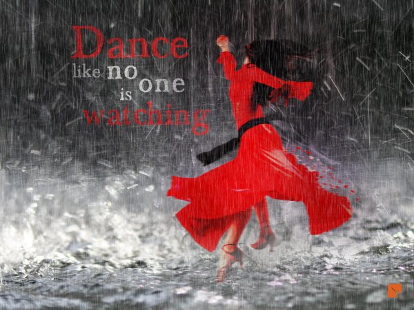 девушки под дождем