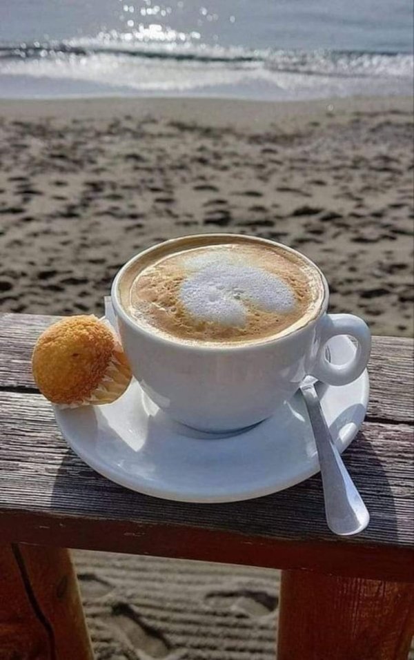 кофе на берегу моря