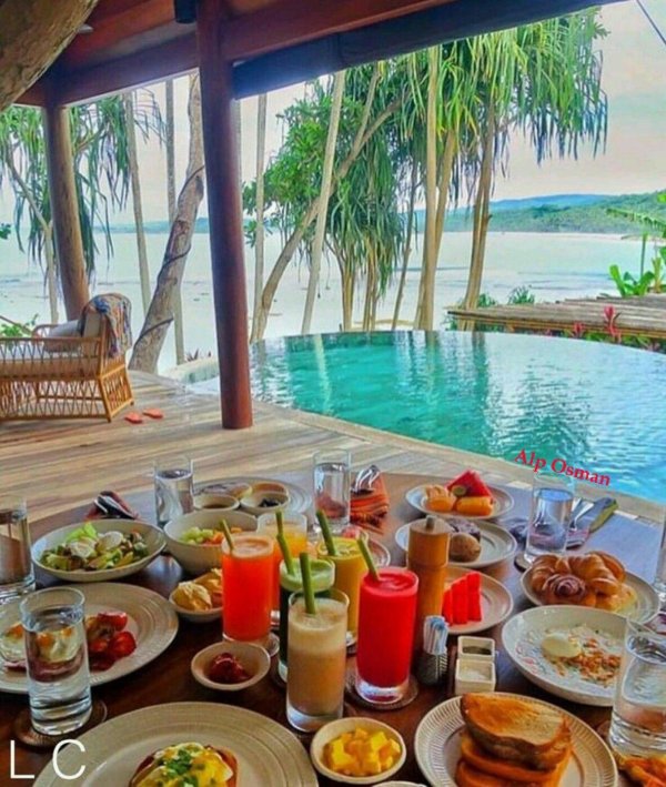 завтрак в тропиках