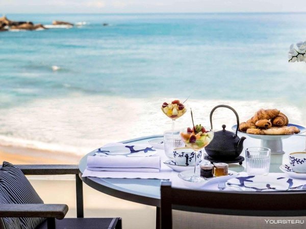 завтрак у моря