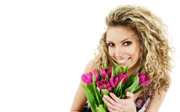 женщина с букетом