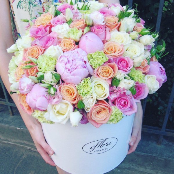 шикарные букеты в коробках