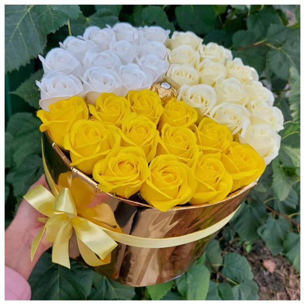 желтая роза