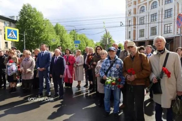 общественные деятели