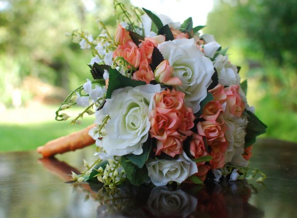коралловый букет невесты